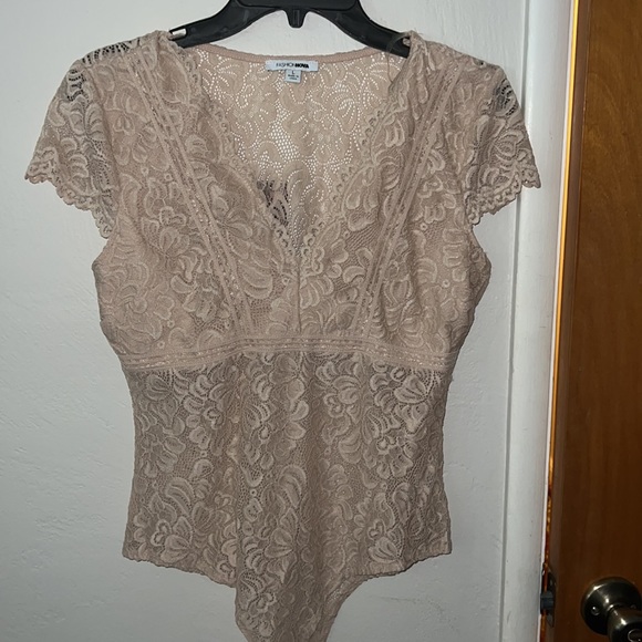 Fashion nova lace bodysuit - Picture 3 of 3